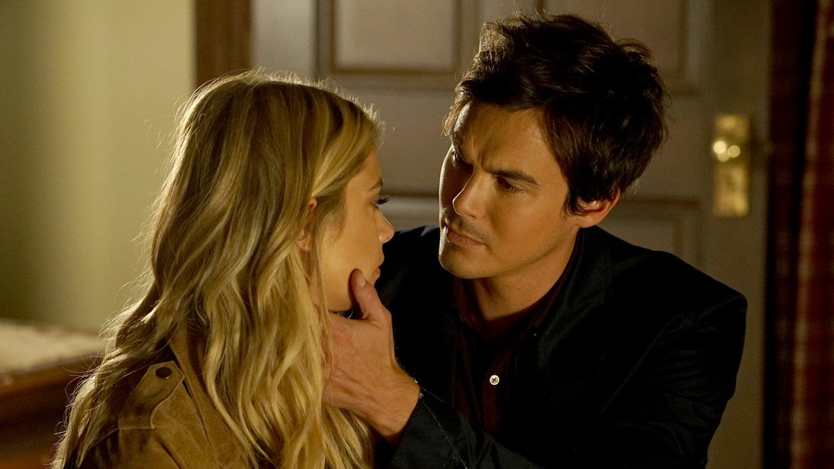 PLLTPBrazil's tweet photo. Tyler Blackburn diz que esta a disposição pra trazer seu personagem de volta em The Perfectionists https://t.co/4G9cOzoo5W https://t.co/WPtSkEyNMD