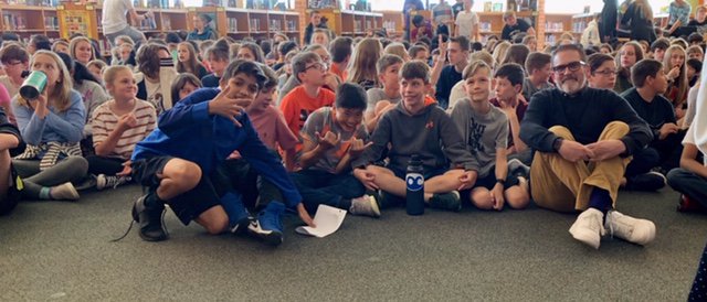 SpartanLibrary1's tweet image. Author Andrew Smith visiting the Stiles Spartan Library.  Awesome! @LeanderISD_Lib
