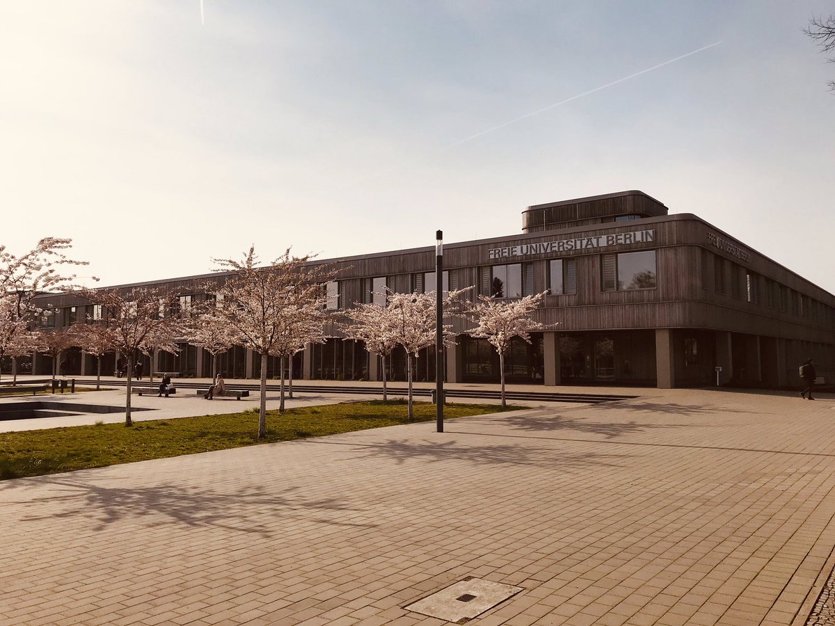 bolognalab_HU's tweet photo. #SpoilerAlert: An der @FU_Berlin wird heute hart an der #dghd2020 gearbeitet! https://t.co/u8neFtuXz6