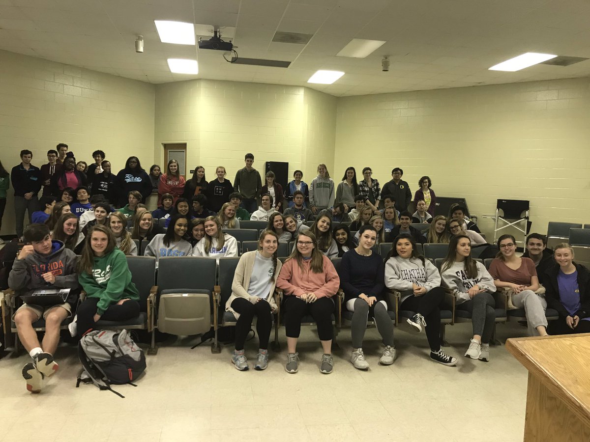 BFBOutlooks's tweet photo. J.H. Rose High School National Honors Society is teaming up with us to do a book drive on April 8th-19th. Book drop off is in Ms. Hutchinson’s room. 5 books = 1 credit📚 https://t.co/Xi7EDBKP8t