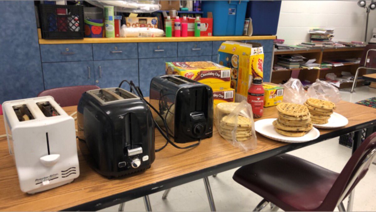 scottseagles22's tweet photo. My 4th graders begin their state test today. I wanted to get them off to a great start, so every kid got a chocolate chip @eggo waffle. #BroughtToYouByEggo #TheCoffeeIsMine #StateTesting #76Waffles #UrbanEducation #EggoWaffles https://t.co/52qjXV1u0a