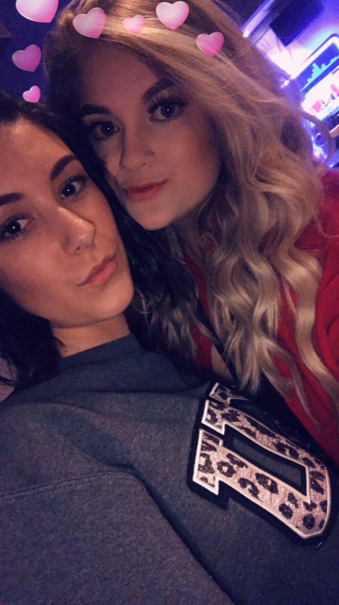 evans_madalyn's tweet photo. Happy birthday to the beautiful @taylorkeslar!!! Love u so much and can’t wait to meet that sweet baby girl!!! https://t.co/MyspfGMBYU