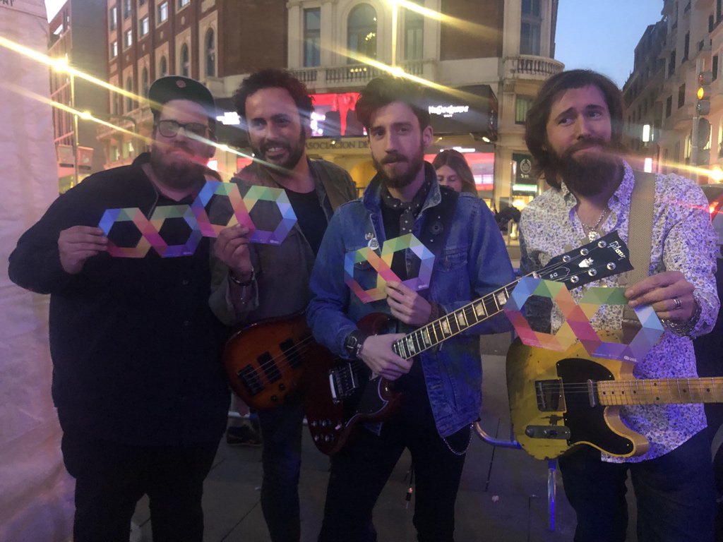 Mª Jesús Baile (@mj_baile) on Twitter photo ♾ <a href="/piccadillymb/">@piccadillymb</a> haciendo un gesto por el #Autismo en #Callao 
#DiaMundialAutismo #Discapacidad #Madrid 
<a href="/Autismo_Espana/">Autismo España</a> <a href="/AutismoMadrid/">Fed. Autismo Madrid</a> 
💙💚💛🧡💜❤️ ♾ <a href="/piccadillymb/">@piccadillymb</a> haciendo un gesto por el #Autismo en #Callao 
#DiaMundialAutismo #Discapacidad #Madrid 
<a href="/Autismo_Espana/">Autismo España</a> <a href="/AutismoMadrid/">Fed. Autismo Madrid</a> 
💙💚💛🧡💜❤️