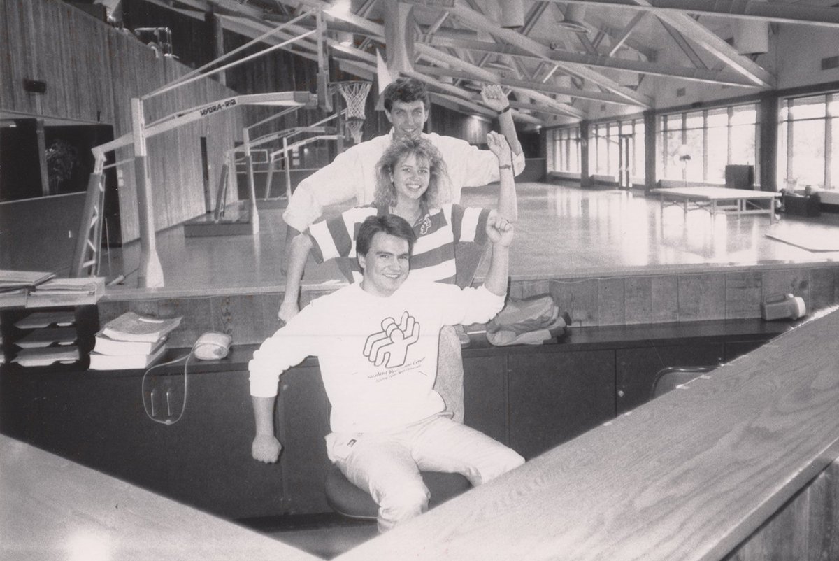 BGSURecWell's tweet photo. In honor of our 40th anniversary, and also #BGSUOneDay, we want you to decide the winner of the logo posing contest! Who did it better - 2019 or 1979?
Special thanks to Drew, Alexis, and Kayla for getting involved in today's pose!
#recfam #recyeah @bgsu
https://t.co/TV1bQEoJDW https://t.co/xerlVO0IRm
