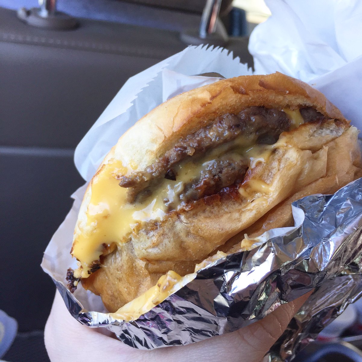 smalltownliv's tweet photo. If you have never had a @SwensonsDriveIn double cheeseburger you are truly missing out! It is worth a drive (or plane ride) from anywhere! 😜
🍔🍔🍔
#foodporn #Ohio https://t.co/UxtCZSwEM3