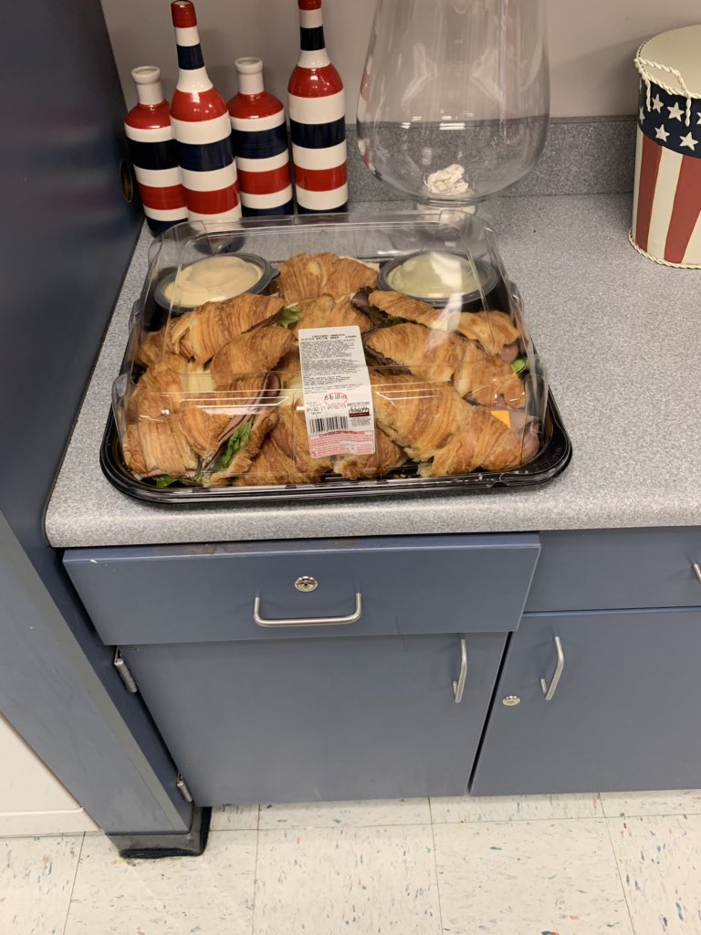BMSPatriots's tweet photo. Thank you K&G Mortgage for providing lunch and educating our staff on the benefits of home ownership! #HouseCheck #BraveMotivatedSuccessful https://t.co/LmNgIPRlRs