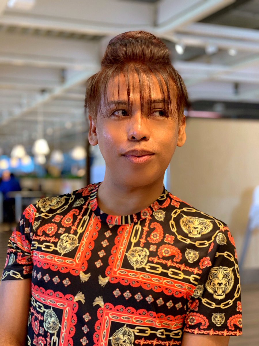 rhonbrian08's tweet photo. Hello Bangs 💇‍♀️ #bunhairstyle #fringebangs #bangs #bangsstyle #ootd #ootdfashion #gayfashion #tigershirt #gayboy #gayboyuk #gayselfie #lgbtq #pride #instagay #instagram #unitedkingdom #belfast #lovebelfast https://t.co/xOGOu8CXJf