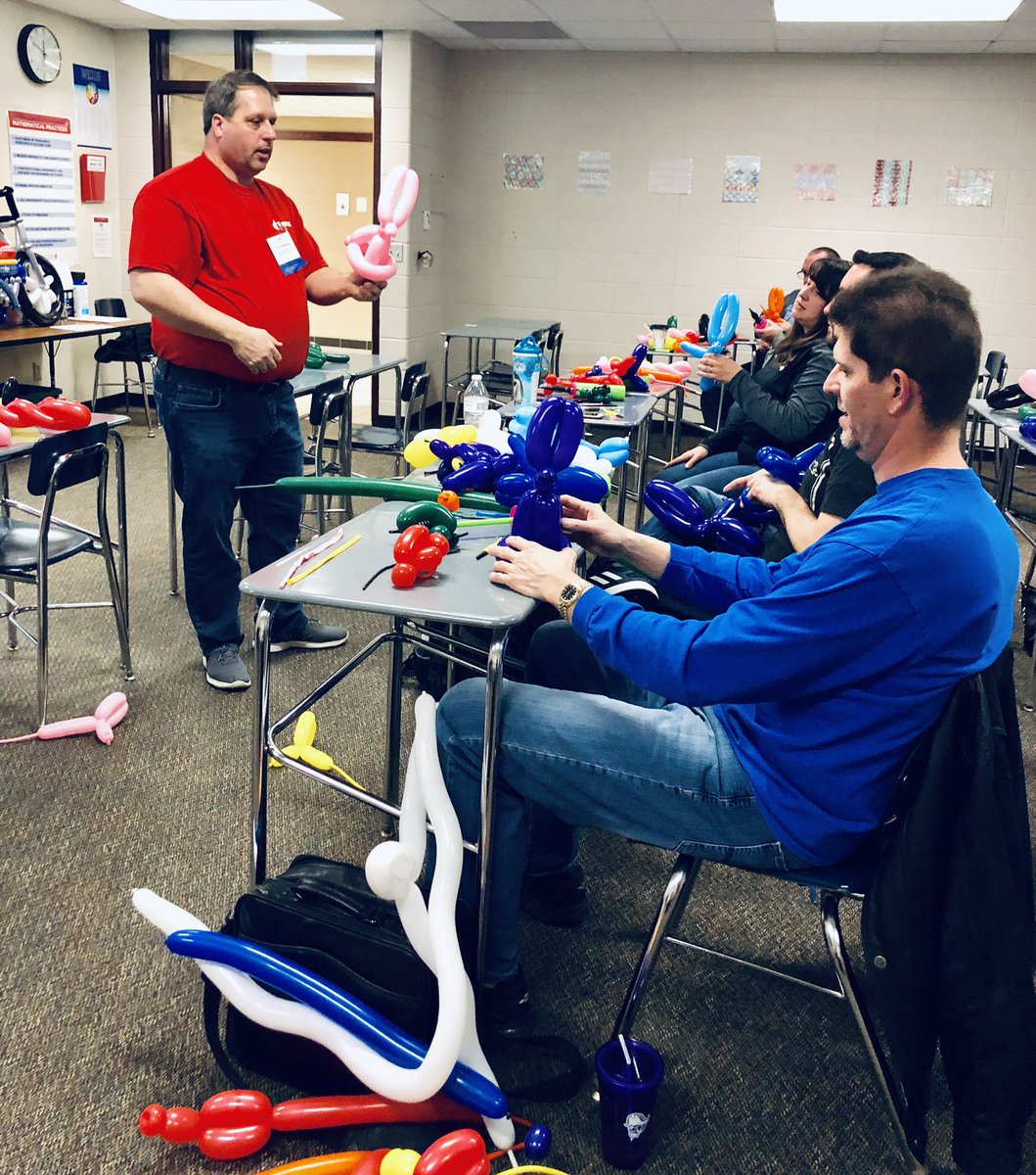 mrsfahey308's tweet photo. The Art of Balloon Twisting! ๐ SO FUN. @sd308 #ignite308pd https://t.co/QBDw65nz9s
