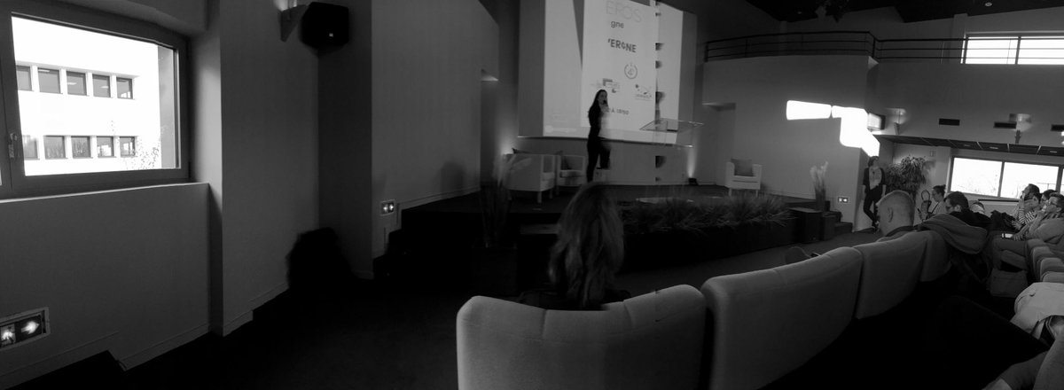 paulp_si's tweet photo. Enchaînement sur #UpHero a @Turing_22 ! Top de voir le résultat des travaux avec un amphi plus lumineux semble-t-il. Well done https://t.co/LibDOFq3W6