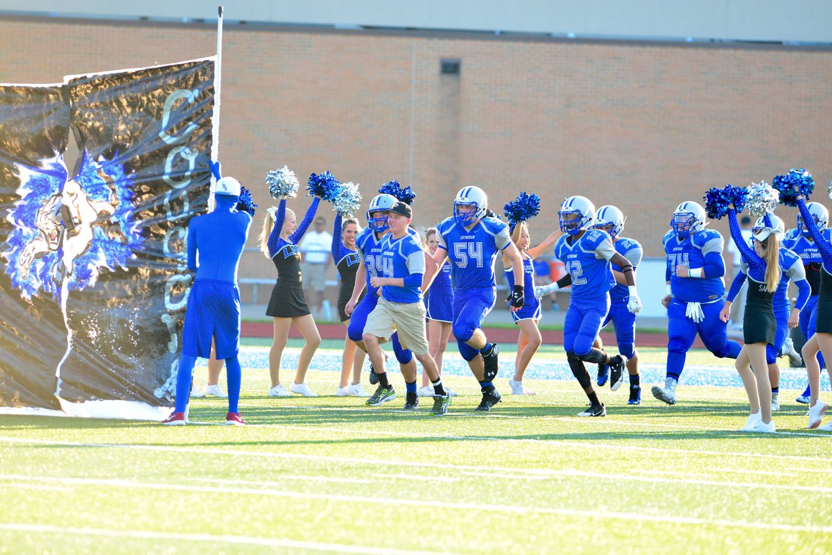lhscougarfb's tweet photo. RIP DG! 3 years Gone but NEVER forgotten #derekstrong #pawsup #champions4life #weplayfor4 π https://t.co/StHavAMi7u