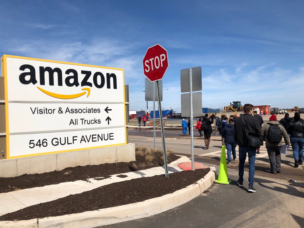 Rwdsu Today A Delegation Of Labor Unions Community Organizations Delivered A Letter To The Amazon Staten Island Fulfillment Center Demanding The Reinstatement Of Worker Rashad Long Who Was Fired