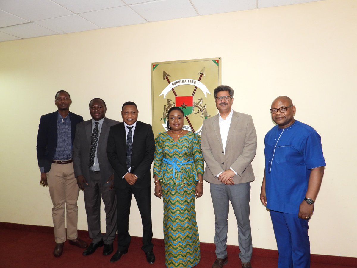 Développement des infrastructures télécoms : Eaton Towers présente son domaine d’activités à Madame Hadja OUATTARA/SANON.
facebook.com/www.mdenp.gov.…