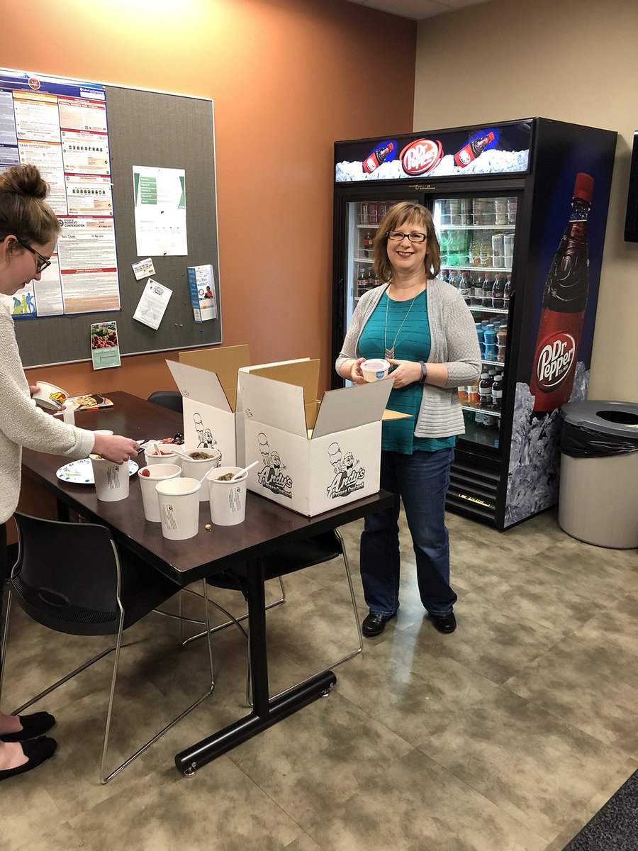 KPM_CPAs's tweet photo. If you're from #SWMO like #KPMCPAs, chances are, you're also a big fan of @EatAndys! #TeamKPM LOVES Andy's, so this #TaxBreak was a candy-coated success! #KPMTax deadline coming soon - back to work we go! #KPMCulture https://t.co/LGnD4JgQi9