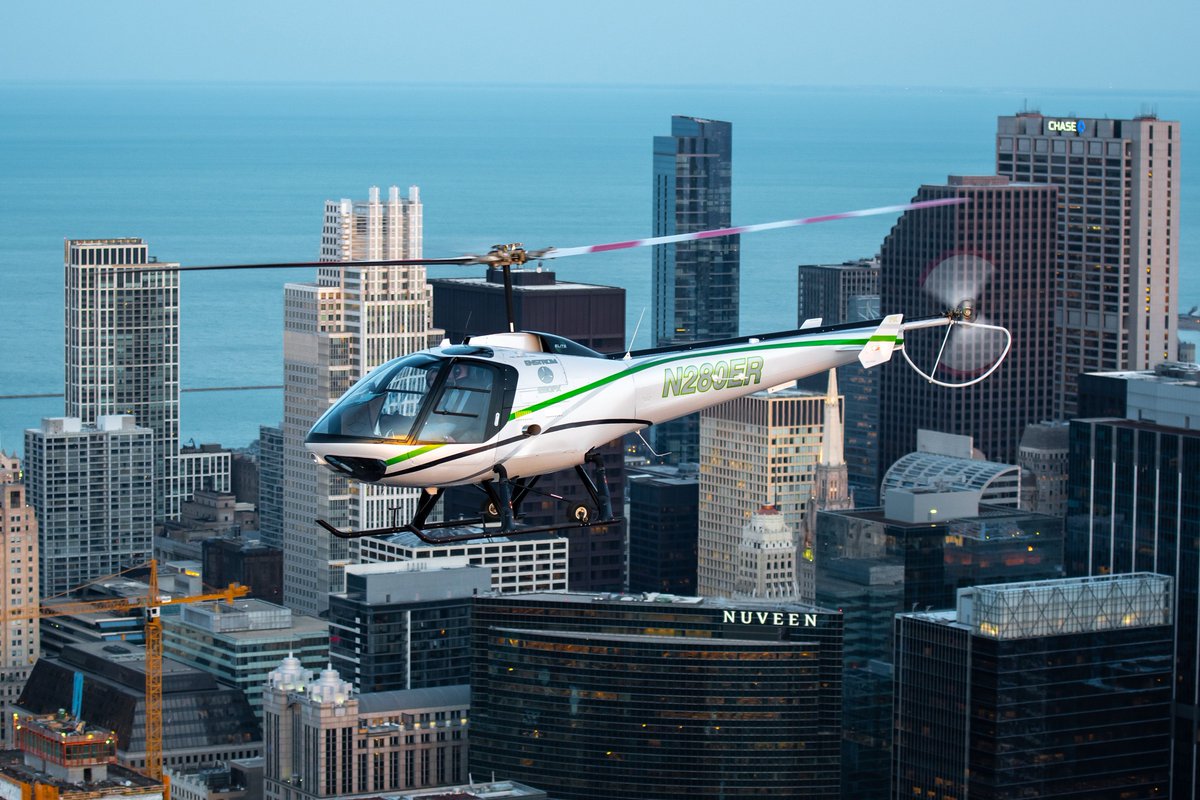 EnstromHeli's tweet photo. Elite Rotorcraft &amp; @VertiportTours  out did themselves with this new paint job!  This #280FX looks fantastic flying around #Chicago!    #helicopters  #Enstrom  #sightseeing https://t.co/tOWy4qIANG