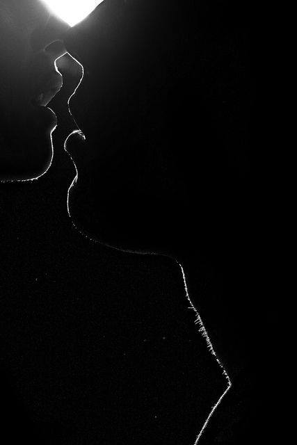 quenteseducao's tweet photo. Eu Amo teu sorriso
Amo quando a tua boca desenha um sorriso apenas para mim.
Eu vejo-me dentro deste seu sorriso, sabendo ser parte dele
numa quietude acesa que ele me traz... 
Ah... Quietude gostosa!

#quenteseduçao #quenteseducao https://t.co/uiADBd3DiU