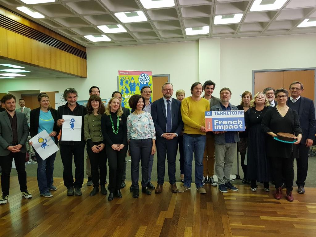 LeFrenchImpact's tweet image. #TerritoireFrenchImpact | Remise officielle du label #FrenchImpact par  @ItierCh à @strasbourg Eurométropole ET capitale européenne de l'#ESS, en présence d'une 100aine acteurs de l'ESS.
👏 Encore un grand bravo au collectif, pionnier en la matière !