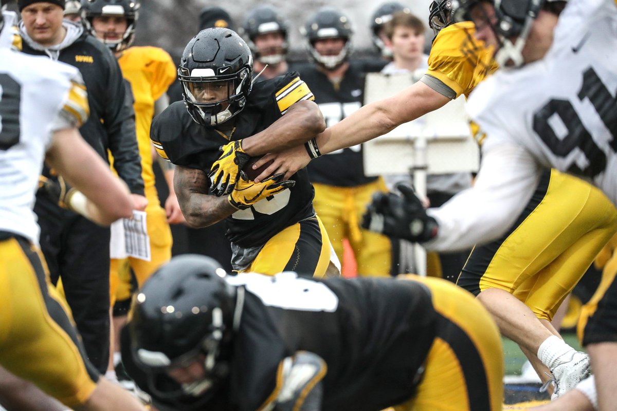 HawkeyeFootball's tweet image. Meaningful accomplishments are earned - wake up everyday and maximize the opportunity | #IowaEdge