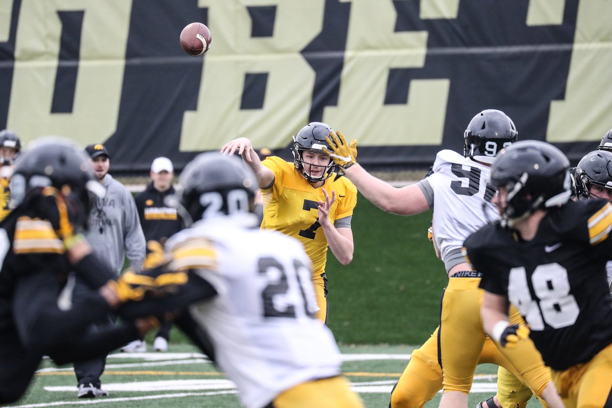 HawkeyeFootball's tweet image. Meaningful accomplishments are earned - wake up everyday and maximize the opportunity | #IowaEdge