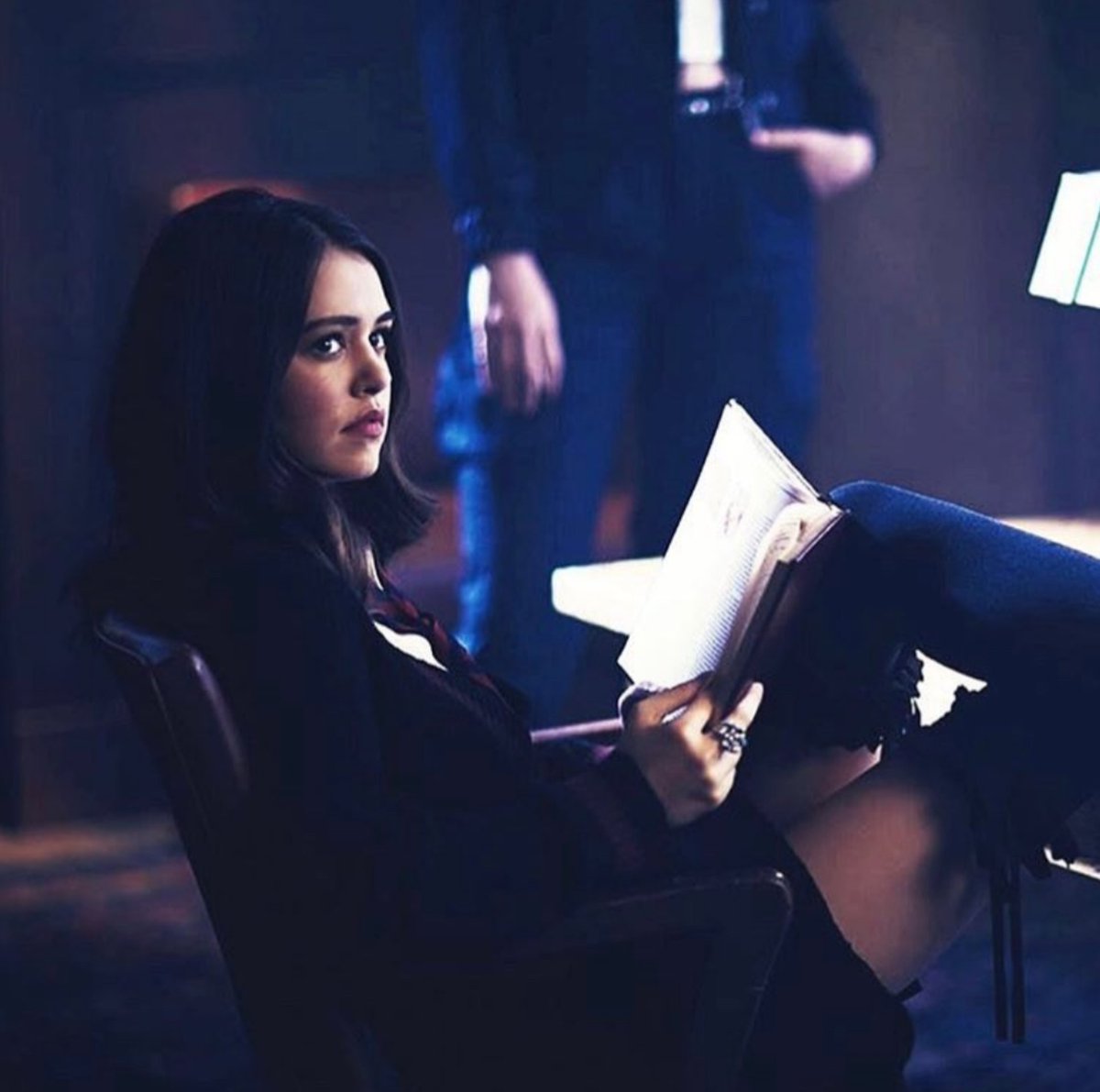 PauThePeque's tweet photo. Can you imagine Penelope's reaction if she meets post-Penelope Josie?
#posie #josiesaltzman #penelopepark #legacies #pleasegetmarried #penelopewouldletpostpenelopejosietopher https://t.co/8o8Neyw0wI