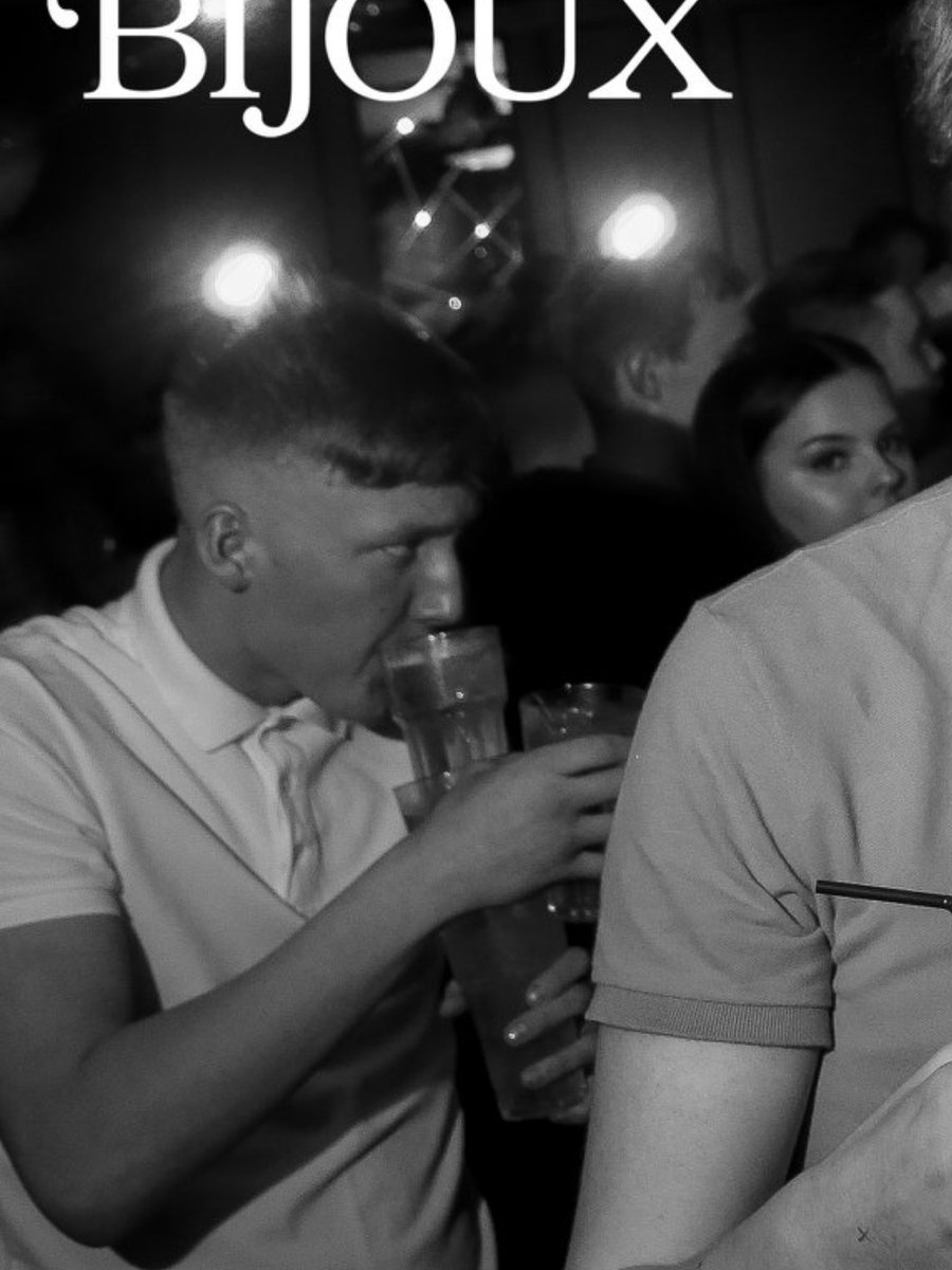 JamesK199's tweet photo. Fuck the bijoux photographer honestly 😂🙄 https://t.co/XVVoGaijHI