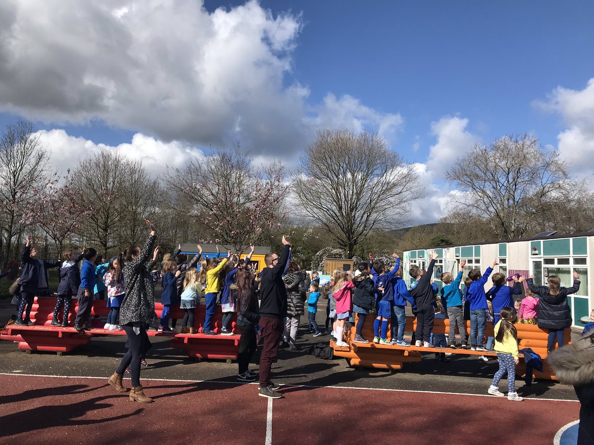 PenygawsiPri's tweet photo. Today we wore blue to support #AutismAwarenessDay . Well done to all @hqcrew1 for all your fantastic events including painting RCT blue 💙 https://t.co/gllvQ1Z54P