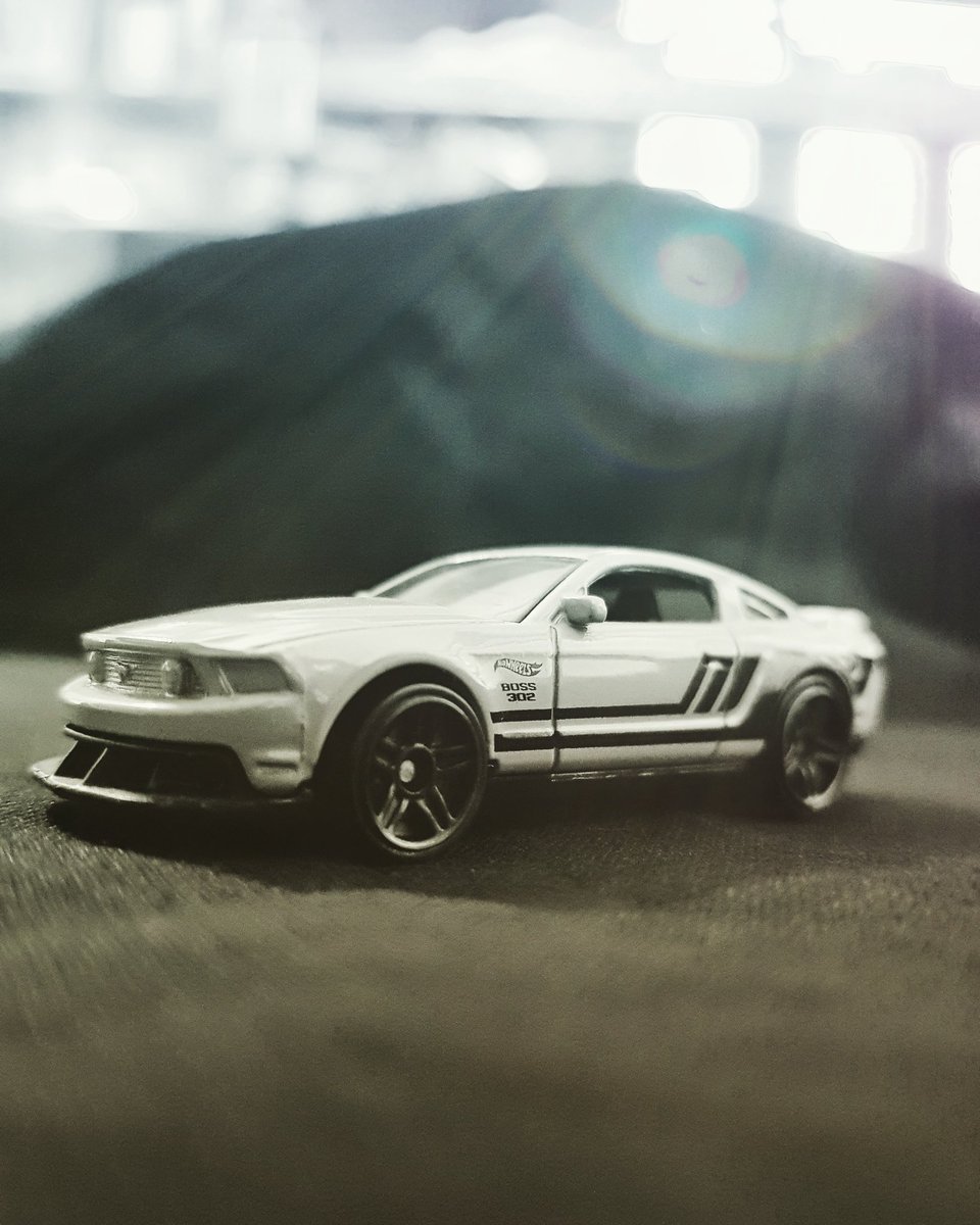 farheenwaseems's tweet photo. #cars #sports #capture #cellography #samsung #note8 https://t.co/UrhFN2RCJP