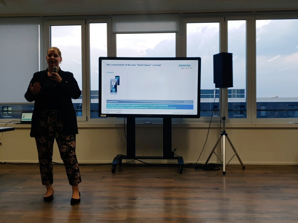 gd_women's tweet photo. Spaces are going to be more personalized and people-centric with systems that will adapt to personal preferences and experiences. Putting people back into the center is the game changer🙌🏽 @DolakFranziska with some very interesting insights! #GDWxSiemens #GDWinCH @Siemens_Schweiz https://t.co/jUrGEgM6cz