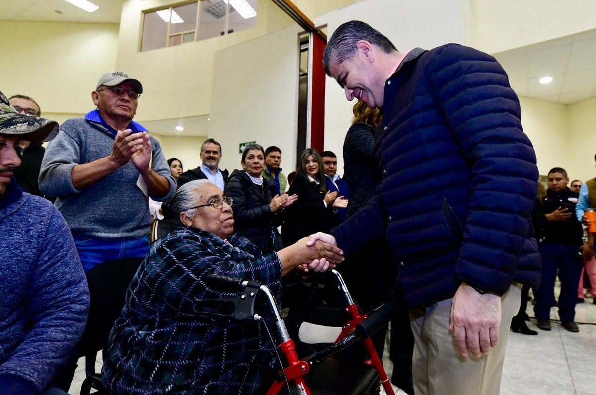 mrikelme's tweet photo. Hoy llevamos a cabo la entrega de escrituras a las familias acuñenses, brindándoles certeza jurídica sobre su patrimonio que con tanto esfuerzo han construido. ¡Enhorabuena! https://t.co/amAWtfxmWq