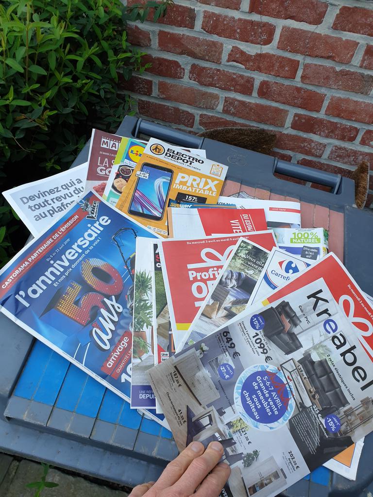 vctroyer's tweet photo. La livraison du jour ! Comment est ce encore possible ?
@castorama_fr @Match @lidlfrance @CarrefourFrance réagissez !!! https://t.co/HvZGaE46cJ