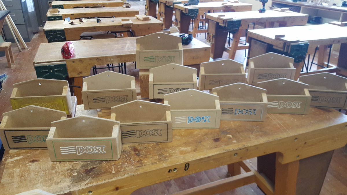 TMC_MWT_CS's tweet photo. Our 1st yrs finishing up their latest project. @AnPostvox #dovetails #anpost #cnc https://t.co/b1BgDG1aVY