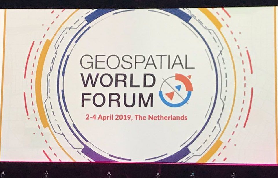 Mapbox's tweet image. Location is the common language of the #geospatialbydefault movement at Geospatial World Forum 2019. Catch @hmjudge’s presentation about the Future of BI tomorrow afternoon #GWF2019 #BusinessIntelligence