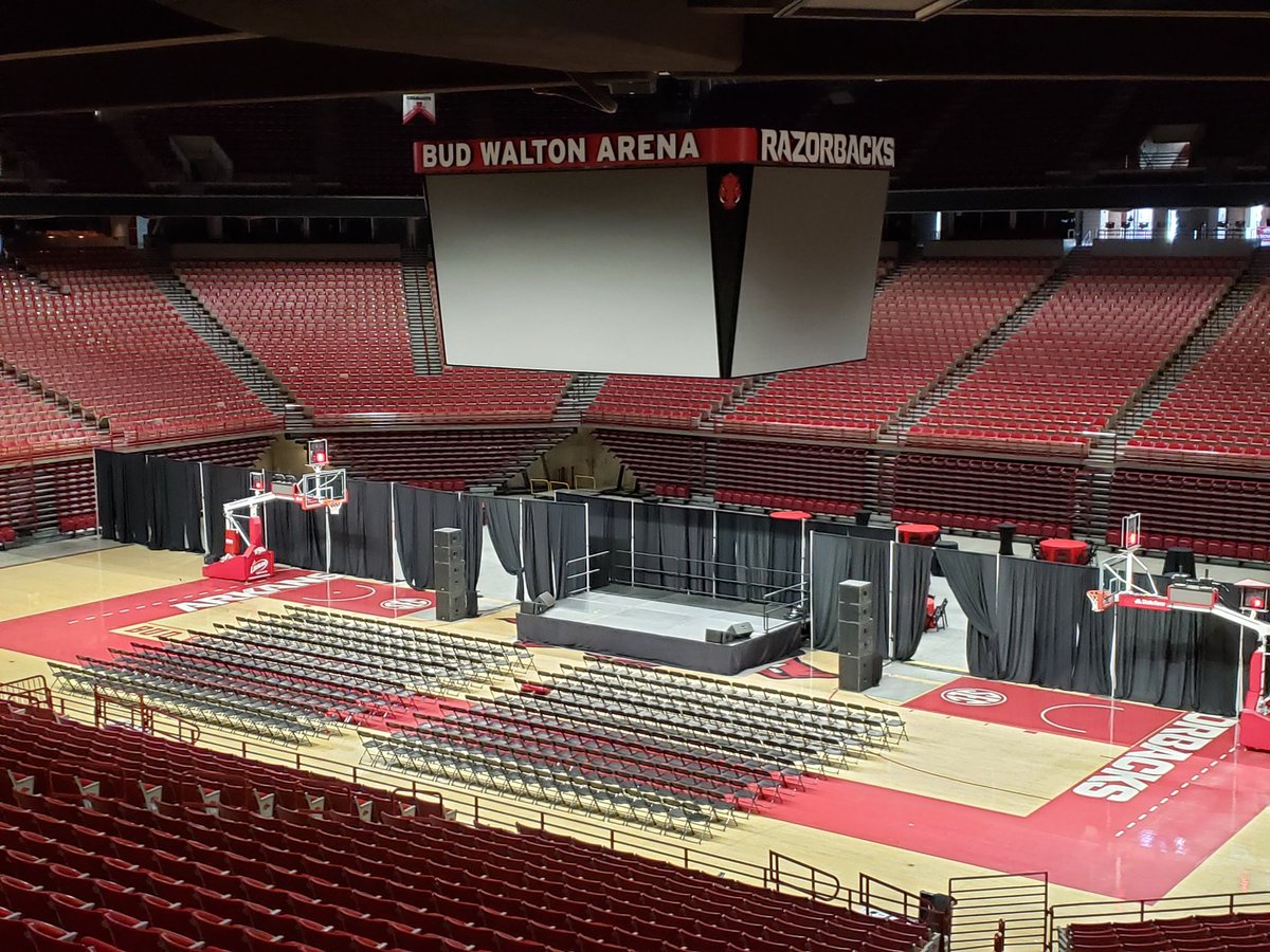 manyhatsman's tweet photo. We are at Bud Walton Arena. Definitely SOMETHING up today. https://t.co/WMeVckfNsQ