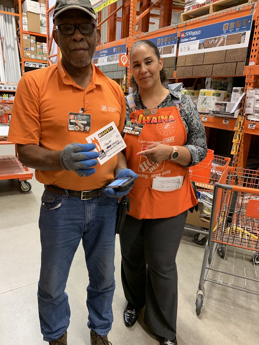 ShainaBoggan's tweet image. 6312 caught Hopeton working safe in the flashing bay!!#PPE #Gloves @Marco_sflMEM @WardallyJ @vasconzuelo_a