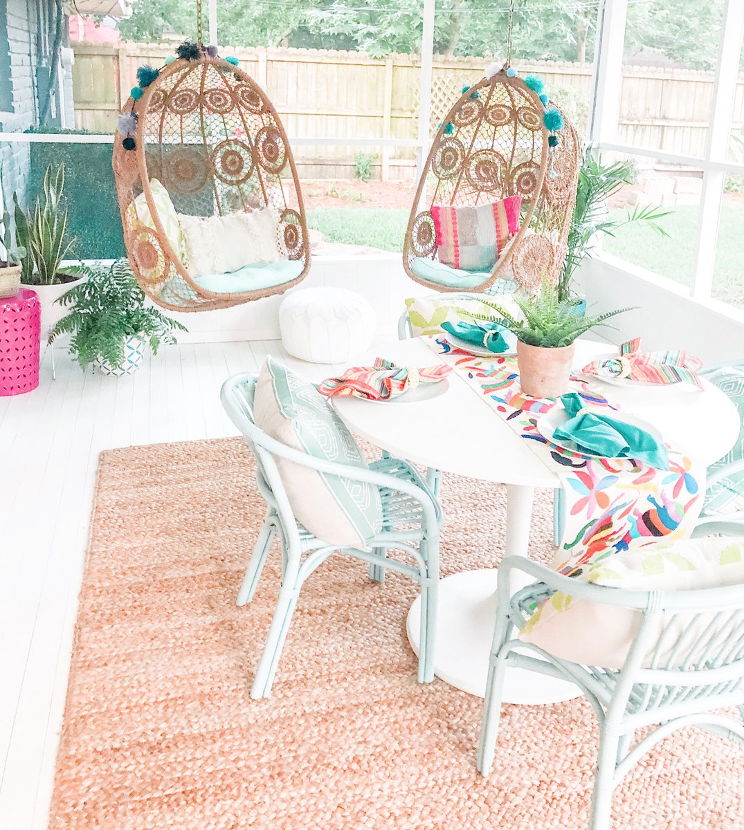 cakeandconfetti's tweet photo. #ad Relaxing in one of the swings on our porch with a glass of rosé always makes me feel like I'm on vacation. Head on over to @eBay to refresh your outdoor oasis for a spring and summer staycation! #HappeningOnEbay #eBay 
https://t.co/ESOG0CsPhq https://t.co/eXs8i0tdet