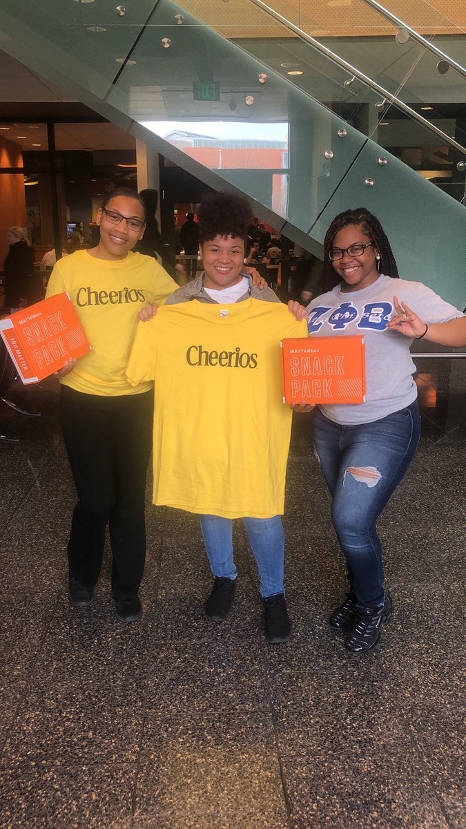 NKU_Zetas's tweet photo. Got the opportunity to do some #service this morning! @nkudining We had a great time 💙💙 #onemillionactsofgood https://t.co/nteQDzD5z8