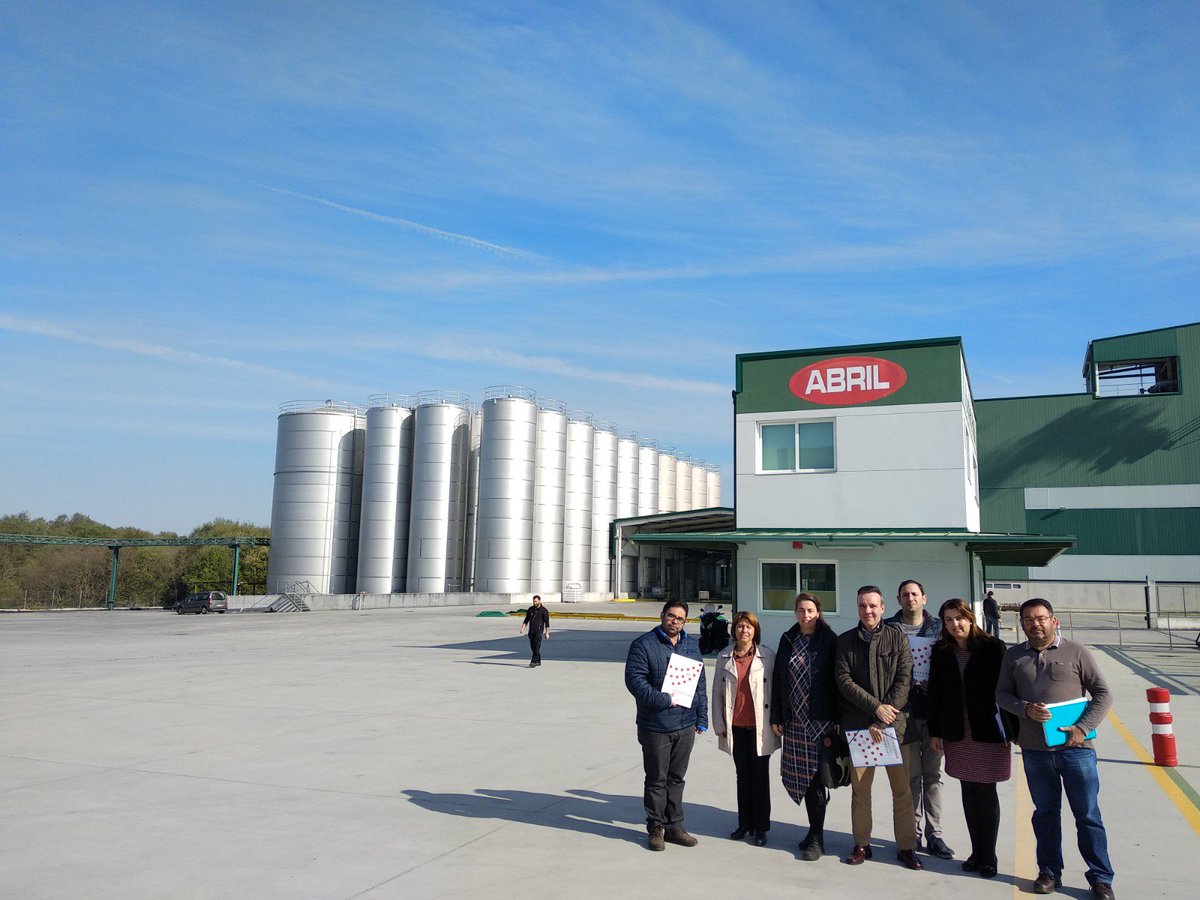 lanzaderaOU's tweet photo. Nos recibe en su sede @Aceitesabril ,referente gallego en la comercialización de una amplia variedad de tipos de aceite. Nos han entrevistado y conocen nuestros perfiles.¡Muchas gracias!.
@FundacionSMLRPH @fundacionTef @OurenseConcello @fondosocialeeu https://t.co/Y7FtNAjOKt
