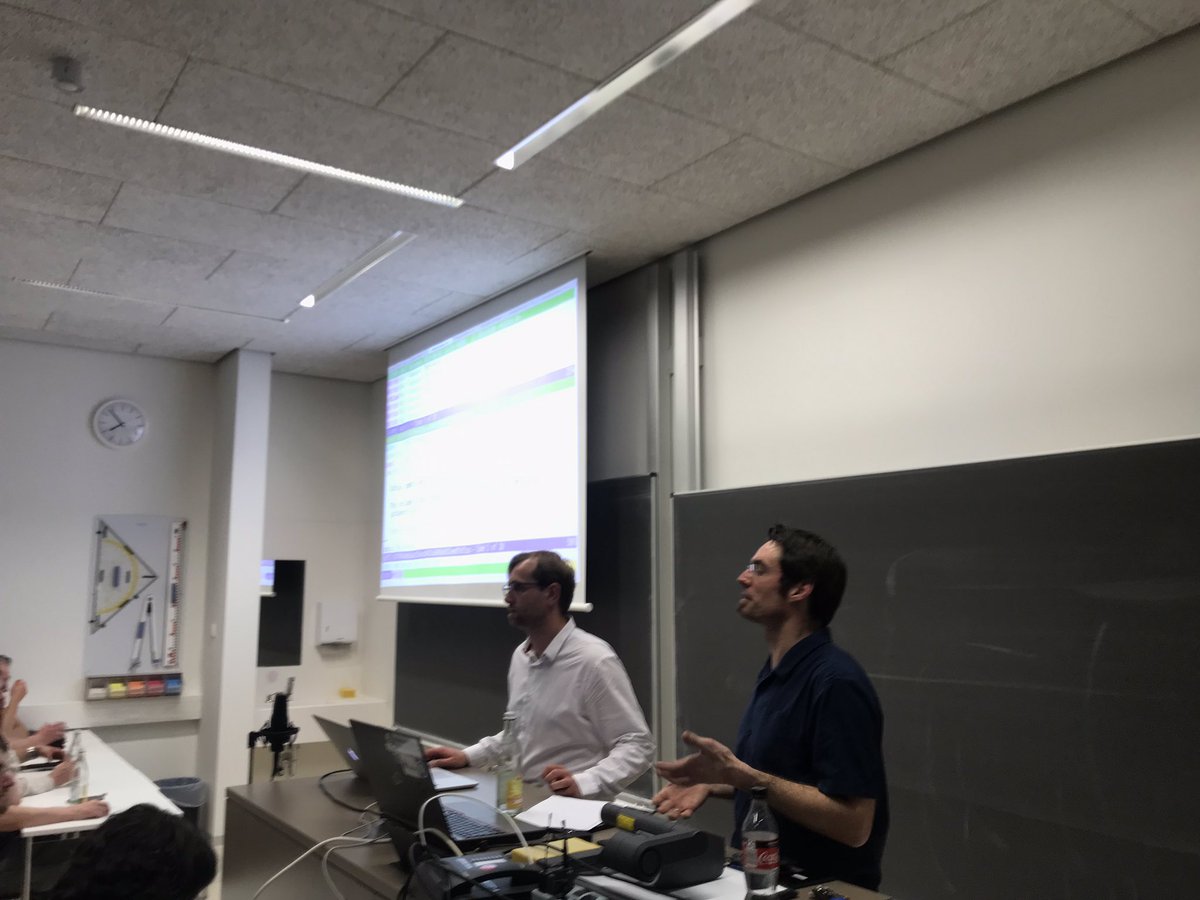 DeveloperMeetup's tweet image. Spannender Vortrag zu den Internats von #Git und nützliche Tipps für den Softwarealltag von Prof. Dr. Wolfgang Mauerer und Ralf Ramsauer! Bald auch auf unserem YouTube Channel.