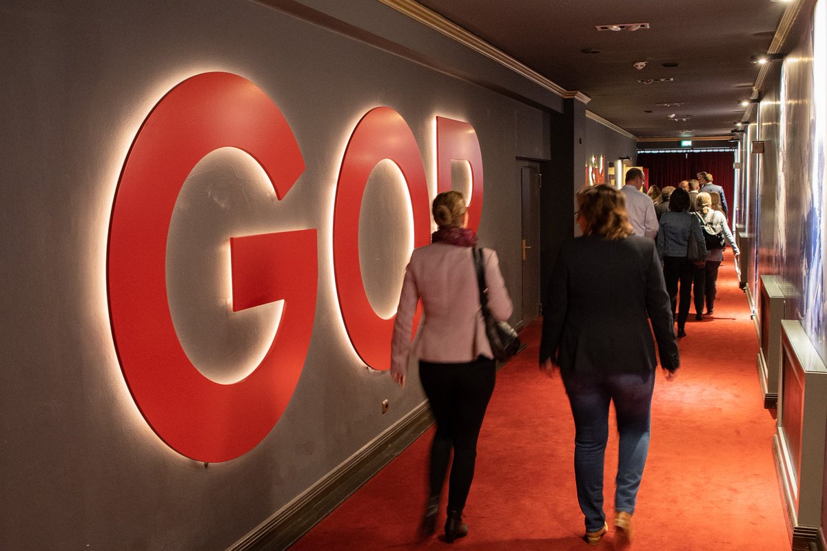 AGAD_eV's tweet photo. Gelungener Dämmerschoppen im GOP-Varieté Theater in Essen. Nicht nur ein Ort für Genuss und Kunst, auch eine Location mit vielen Möglichkeiten für Meetings, Veranstaltungen etc...
#GOPEssen #AGAD #Theater #Tipp https://t.co/Z29QLwBPJV