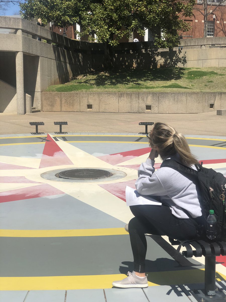KaylinTravis625's tweet photo. Favorite spot on campus (ya know, when it’s actually turned on) #wku #wkusmm https://t.co/jyMz1oi5iC