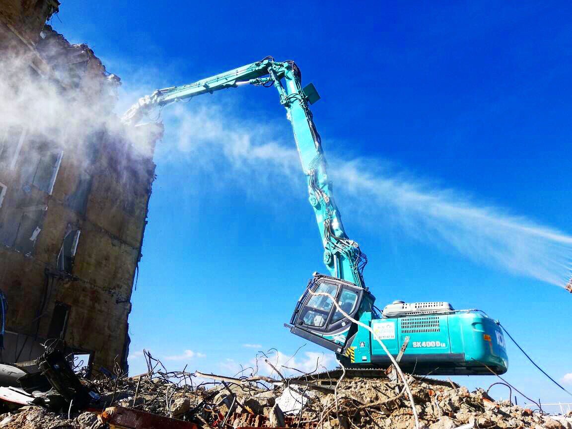 molson_group's tweet photo. A great shot of the mighty Kobelco SK400D high reach demolition machine in action! This factory built monster is in stock at Molson Equipment now.
#kobelco #highreach #molsongroup #molsonequipment #excavator #demolitionkit #construction #demolition #hireach #digger https://t.co/9lii00siV5