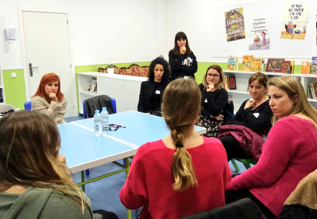EdcampPrat's tweet photo. #Límits, #normes, #oblicacions... com gestionar-ho tot segons l'edat, el context, la situació...?? Seguim compartint i aprenent al #EdcampPrat @FundacioBofill @edcampCAT https://t.co/L7ewAZWG31