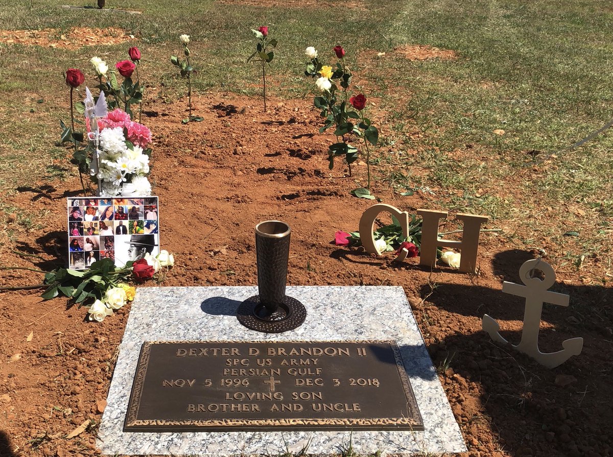 VVS_TA's tweet image. Someone got their crown today😩 ! The best anniversary gift Trip 🙏🏽💙 #LLDB💙  4/2/15