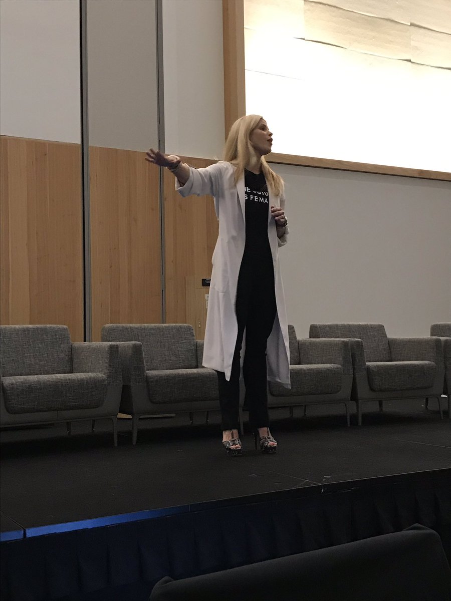 RachelHutchssn's tweet photo. The amazing @ShannonSchuyler Chief Purpose Officer @PwC at #csrworks talks about the journey toward purpose - what we are all about @blackbaud @YourCause https://t.co/AwePw9zQn8