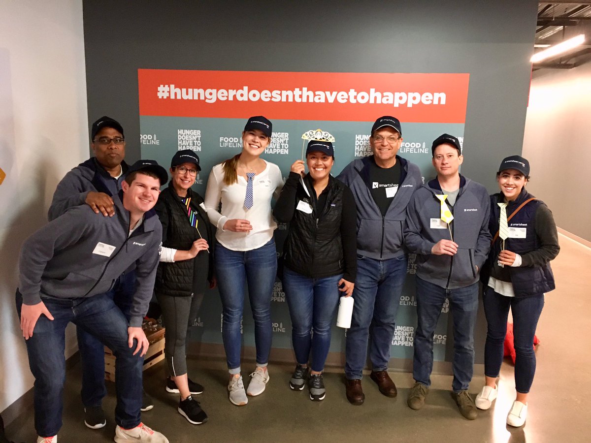 ShaunaWu's tweet photo. Team @Smartsheet Serves is here to Volunteer at @FoodLifeline #SmartsheetServes https://t.co/kMUjIyH2on