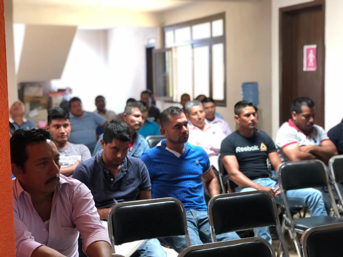 MET_Tacolula's tweet photo. Dándo continuidad a los trabajos de planeación del @Coplade_GobOax, realizamos la Priorización de Obras en el Municipio de Nejapa de Madero, Incluyendo el Desarrollo Sostenible que nos plantean los 17 objetivos de la #Agenda2030 para la planeación de su recurso #FAIS2019 https://t.co/kHXe6cq9y0