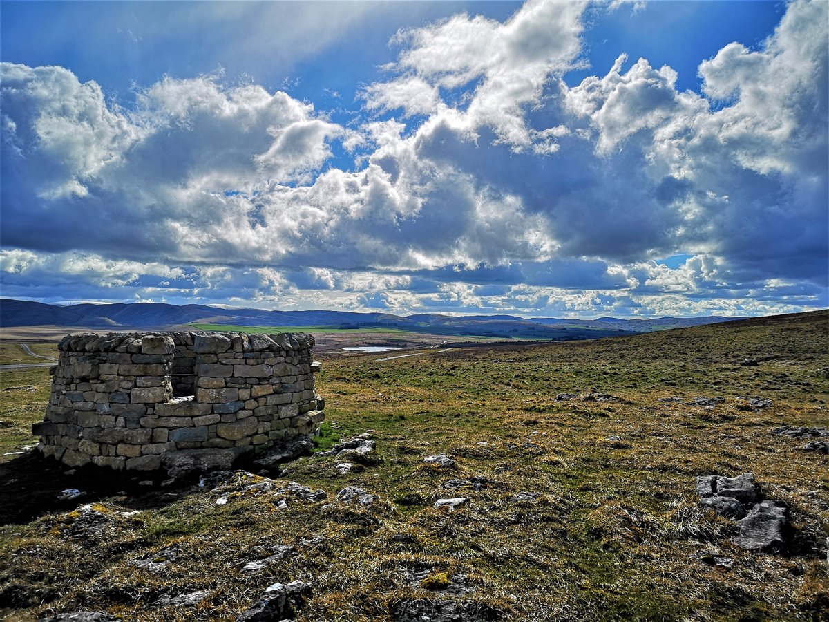 VisitUpperEden's tweet photo. When you #love what you have, you have all that you need #Landscapes #Countryside #Views #Walking #WestmorlandDales #Edenvalley #Cumbria #theplacetobe #yourtimetoexplore @EarthandClouds @ThePhotoHour #StormHour https://t.co/e7JnKugoWw