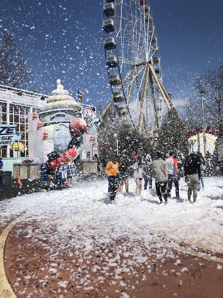 DrEwilhelm's tweet photo. #makingitsnow @sixflags seniors 2019 https://t.co/7HOTv0ODWy