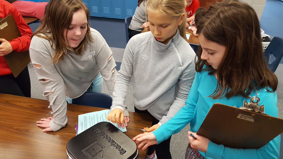 tstrongccsd66's tweet photo. PV 5th Graders persevered in problem solving to solve an American Revolution Breakout today! #ccsd66 #learningfun #brainwork https://t.co/rCaUseE1x6