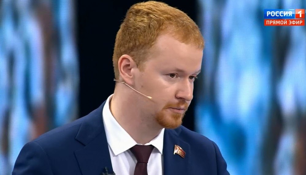 Parfenov_Denis's tweet image. #Задолженность населения по банковским кредитам в 2018 г. составила 15 трлн. рублей!  Каждый 7 кредит – проблемный или невозвратный. Власть обязана запретить #МФО и снижать ключевую ставку ЦБ. Нужна только воля государства! msk.kprf.ru/2019/04/02/110…