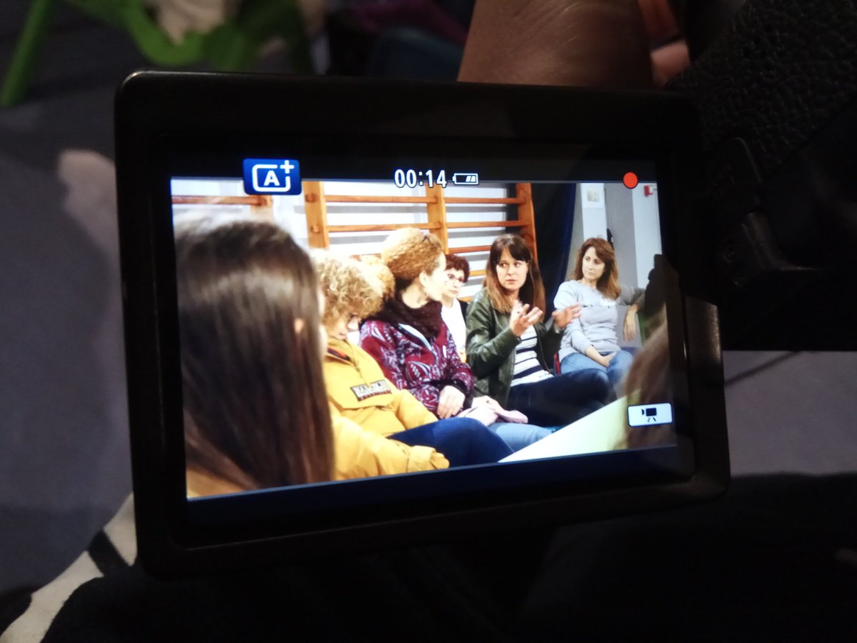 EdcampPrat's tweet photo. Comunitat educativa parlant de motivació, avaluació, materials, innovació... 
"Coherència, construir, compartir i diàleg", claus per al creixement integral dels alumnes @edcampCAT @edcampCAT https://t.co/94MtFQL8uJ